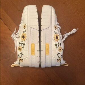 PUMA Mayze Sunflower Embroidery Sneakers